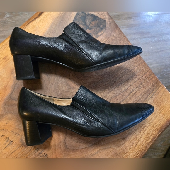 ✨️HOST PICK✨️ Högl Leather Block Heeled Loafers with Embroidered Toe Caps - Picture 11 of 15